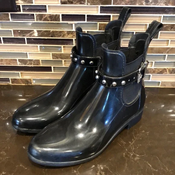 Halogen studded rubber rain booties boots women’s size 6 - Picture 3 of 8
